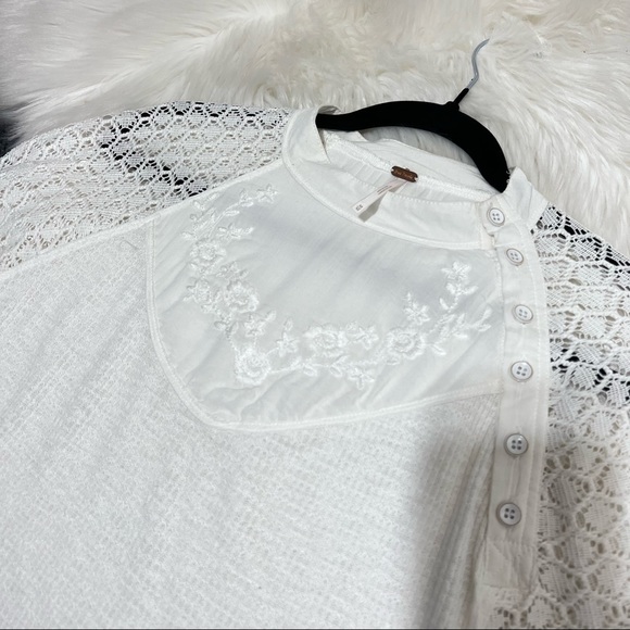 Free People Sweetest Thing Thermal Top size M Lace Balloon Sleeve in White - Picture 11 of 16